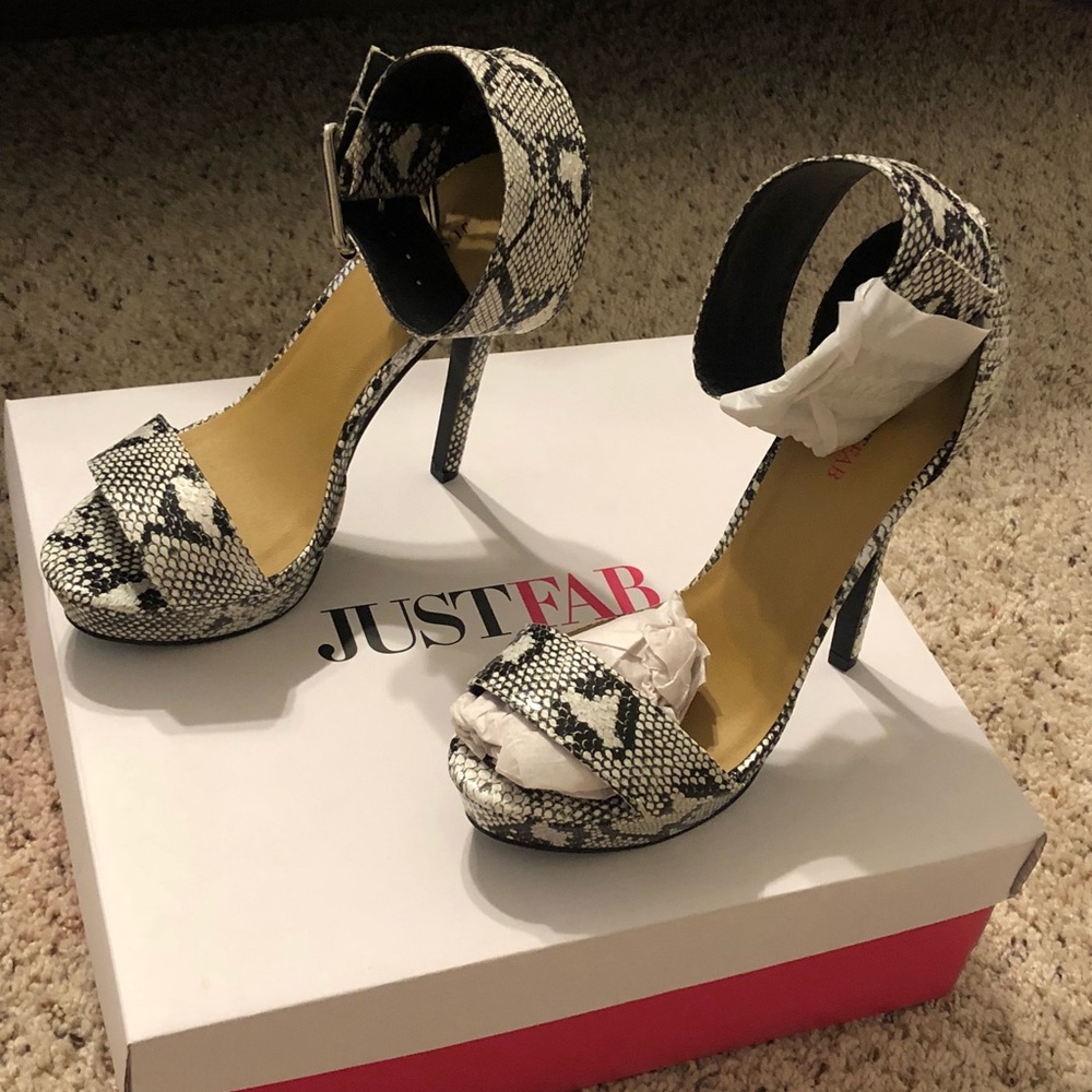 Justfab black/white heels